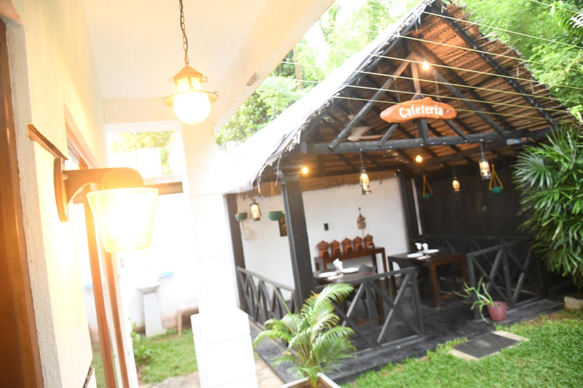 Wild Park Safari Home Stay Udawalawe Exterior photo