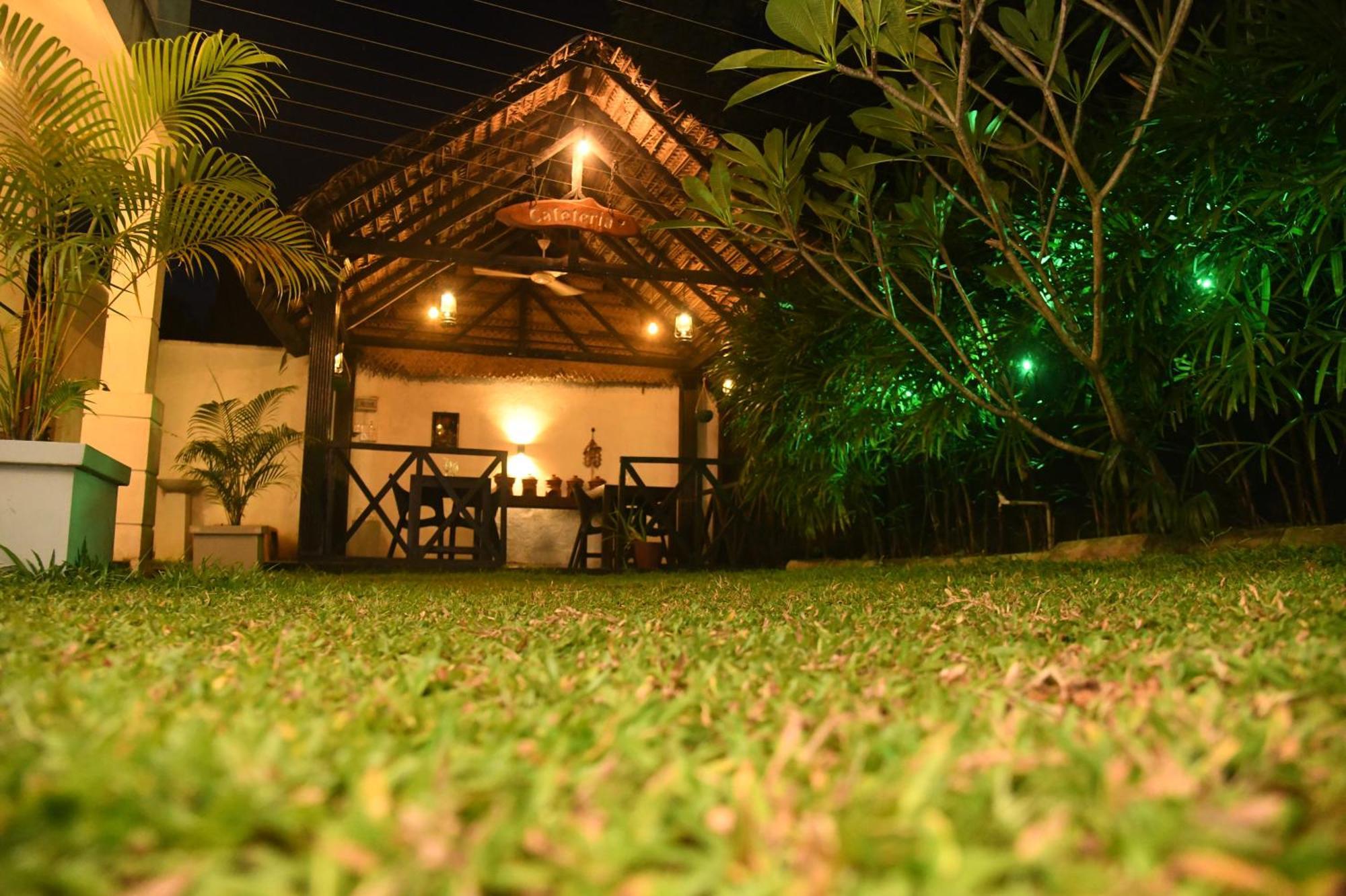 Wild Park Safari Home Stay Udawalawe Exterior photo