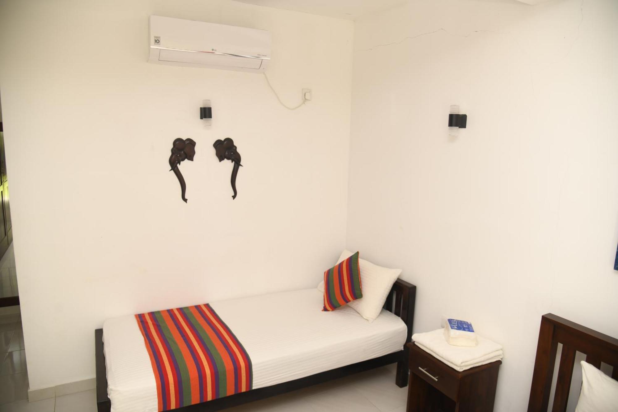 Wild Park Safari Home Stay Udawalawe Exterior photo