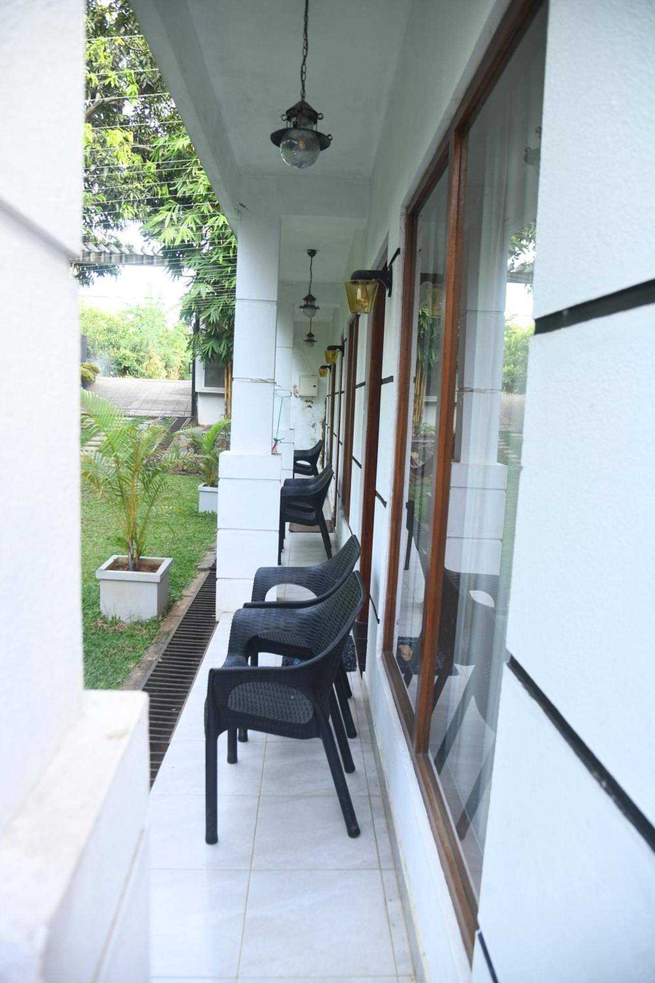 Wild Park Safari Home Stay Udawalawe Exterior photo