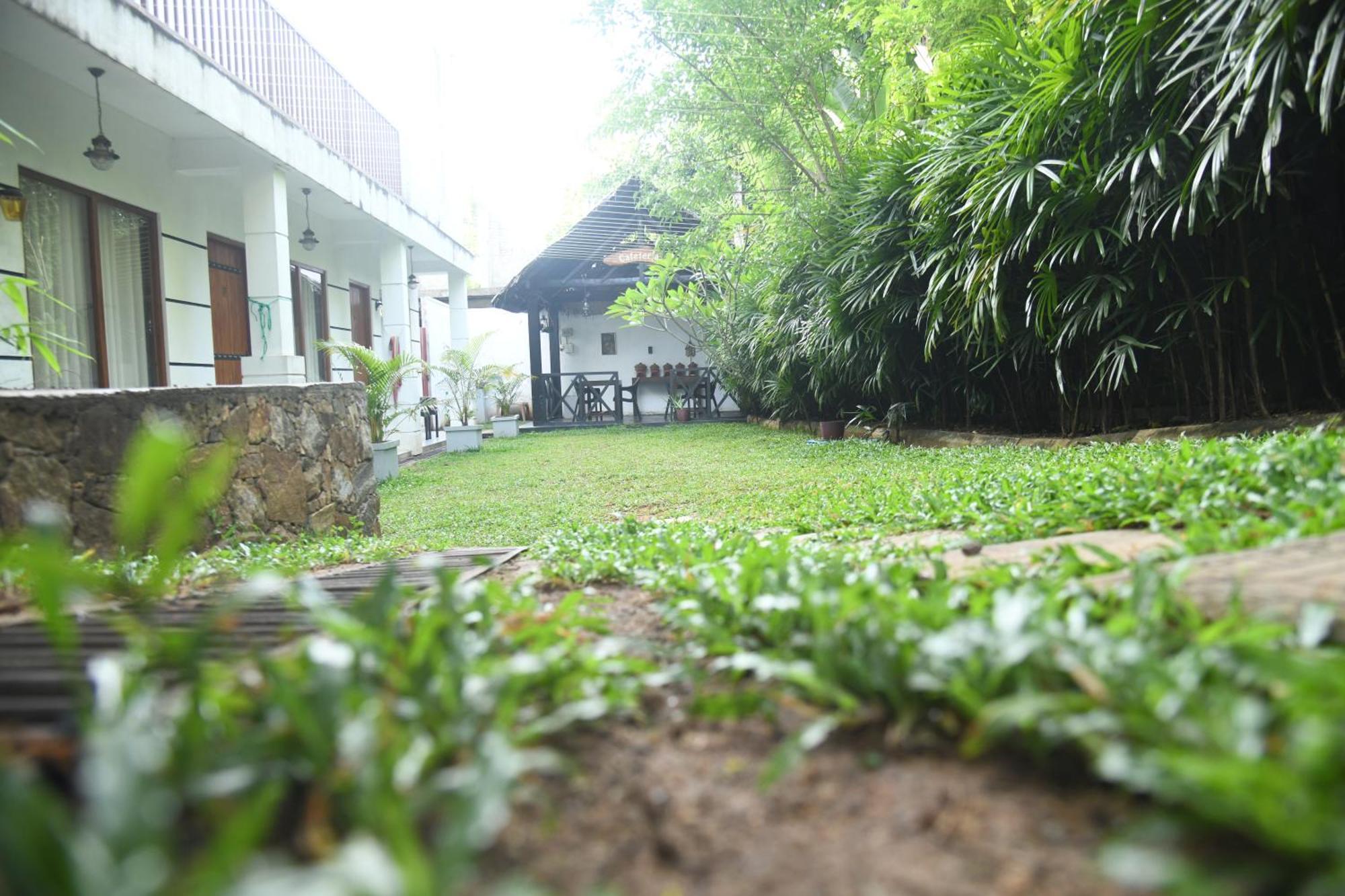 Wild Park Safari Home Stay Udawalawe Exterior photo