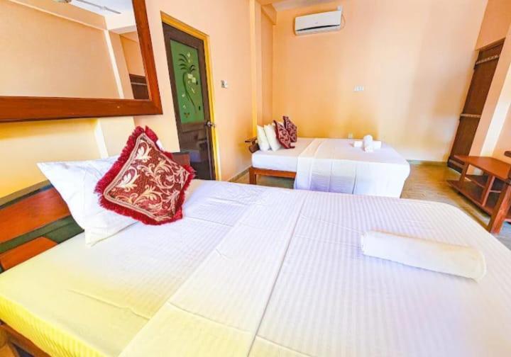 Wild Park Safari Home Stay Udawalawe Exterior photo